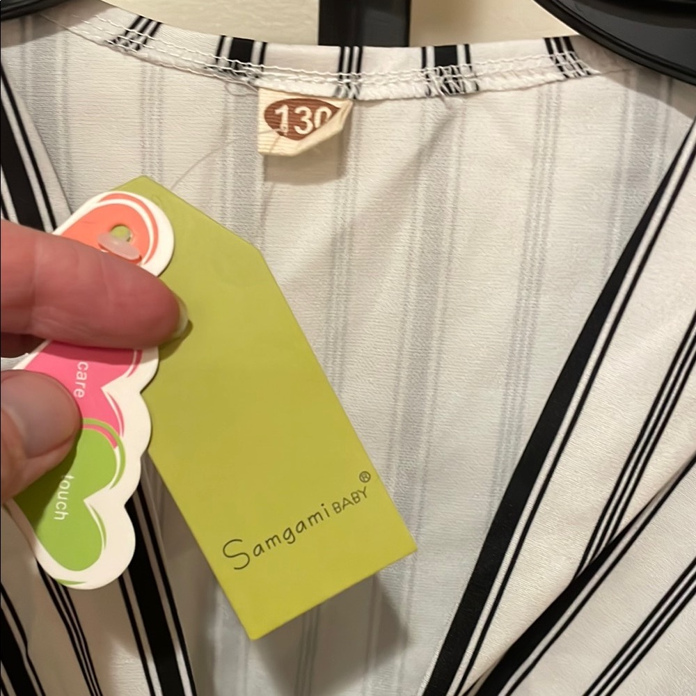 Samgami Striped V-Neck Crop Top - Picture 2 of 4